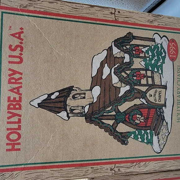 Hollybeary USA Christmas Village Set Of 4 - Picture 14 of 16